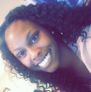 Meet your Posher, Alexis